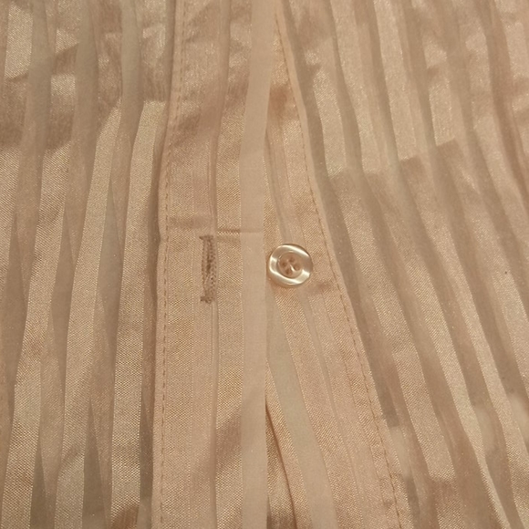 Shear light tan 18 Centimetres nwt top - Picture 2 of 4